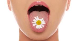 Сухость языка и белый налет во рту по утрам: причины, лечение