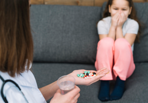 Что дать ребенку при боли в животе, лекарства для детей