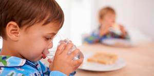 Чем кормить ребенка после рвоты - что можно кушать
