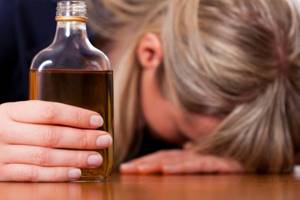 Что делать при алкогольном отравлении: что принимать и чем лечить в домашних условиях