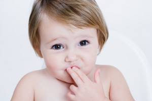 Причины рвоты у ребенка без температуры, неукротимая рвота с кровью