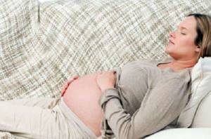 Болит желудок при беременности, что делать, чем лесть и что выпить