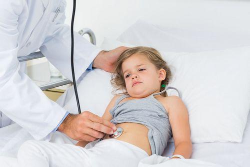 Почему у ребенка болит живот, причины, постоянно и часто болит живот