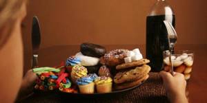 Тошнит от сладкого: причины тошноты после шоколада