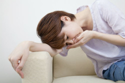 Почему возникает боль при надавливании на живот - болит желудок