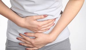 Заброс желудочной кислоты в пищевод: причины, диагностика, лечение