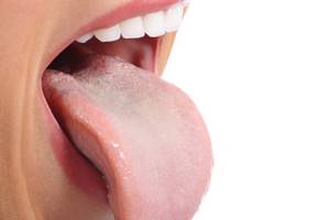 Серый налет на языке у взрослых: причины возникновения, методы лечения